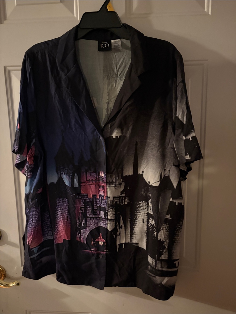 Women’s Black & Purple Castle Print Short-Sleeve Shirt